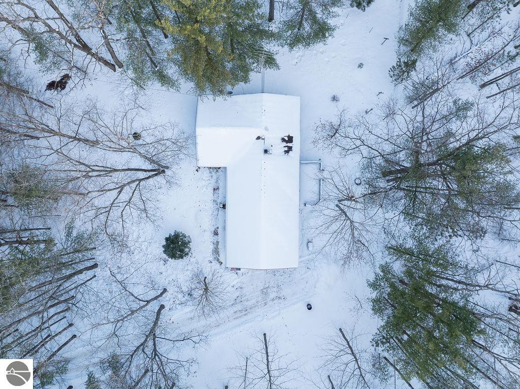 979 Rennie Lake Road