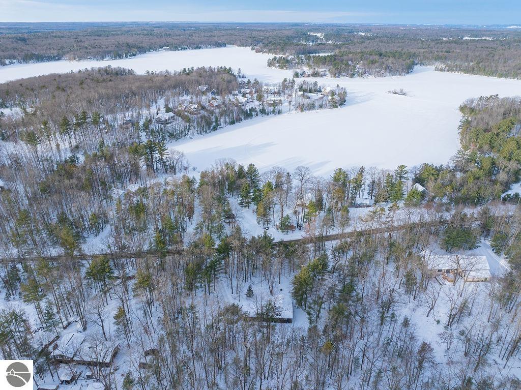 979 Rennie Lake Road