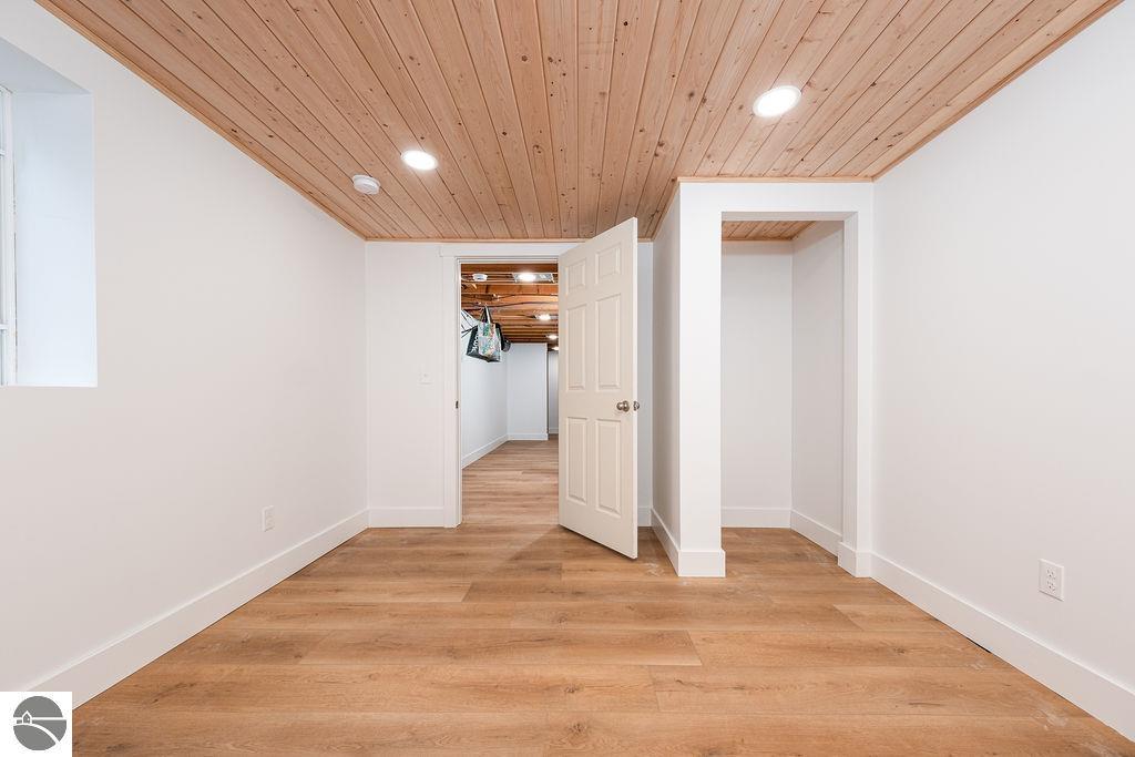 979 Rennie Lake Road