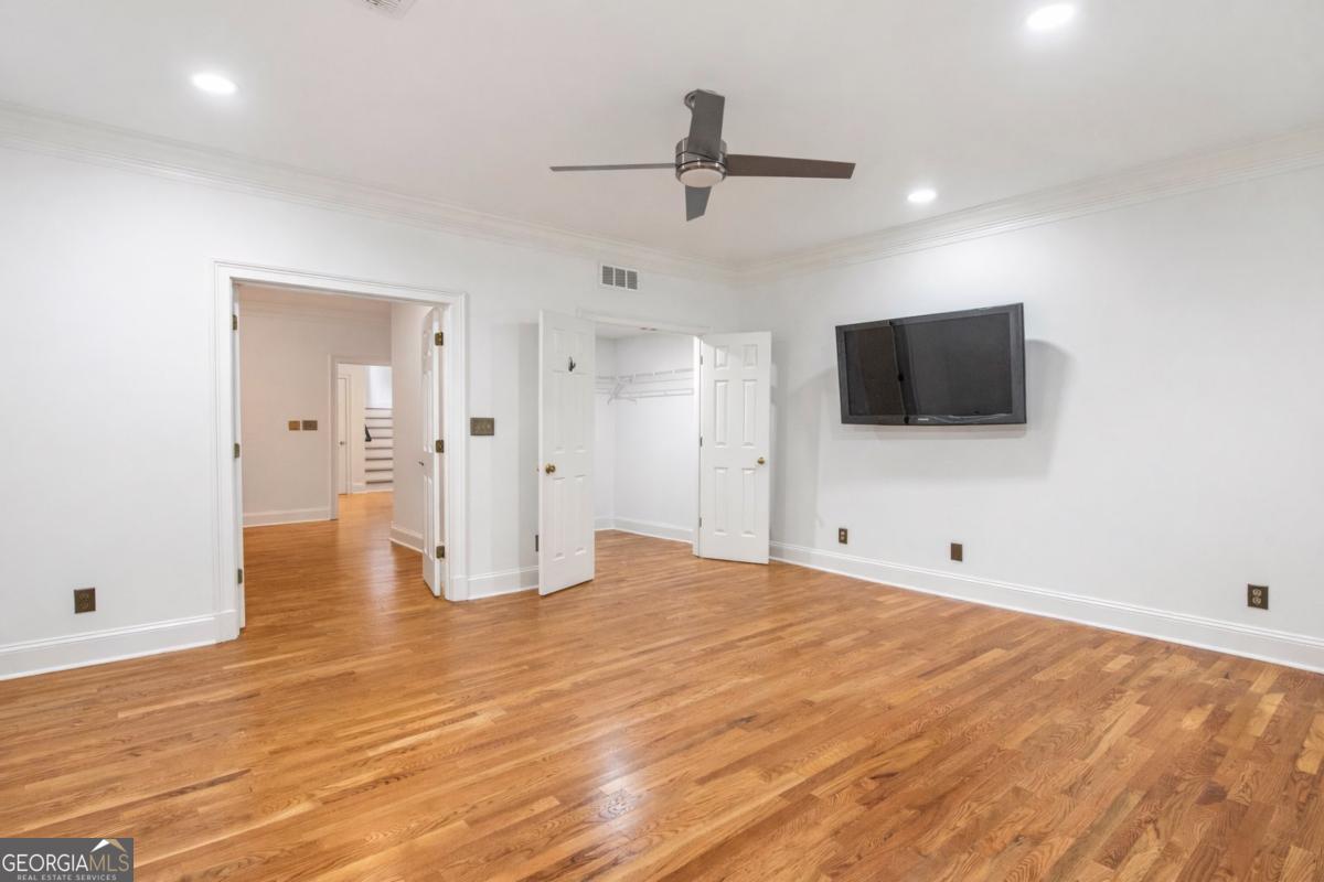 3685 Peachtree Road NE # 10