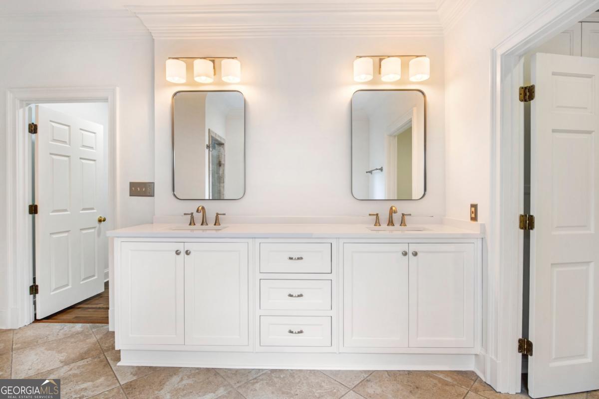 3685 Peachtree Road NE # 10