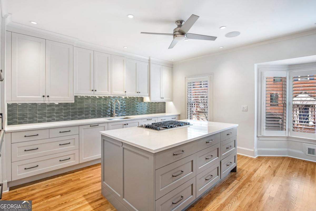 3685 Peachtree Road NE # 10