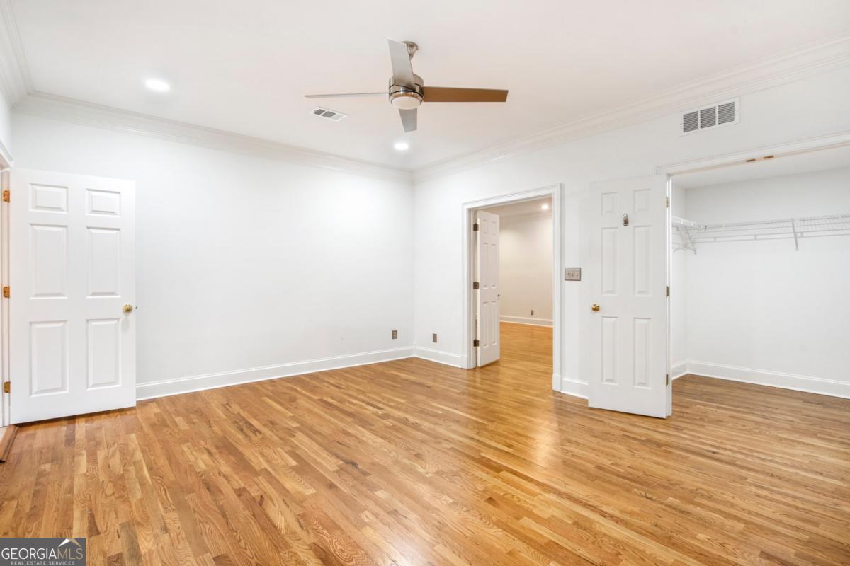 3685 Peachtree Road NE # 10
