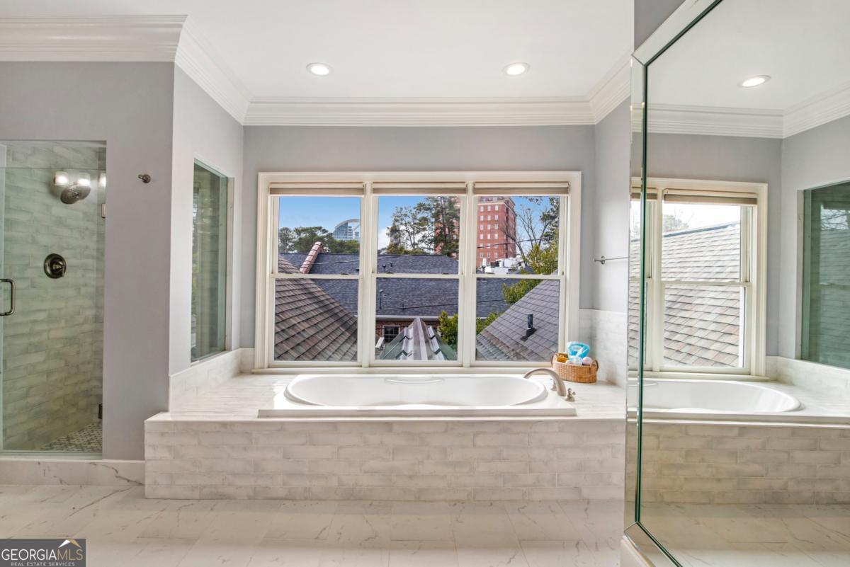 3685 Peachtree Road NE # 10