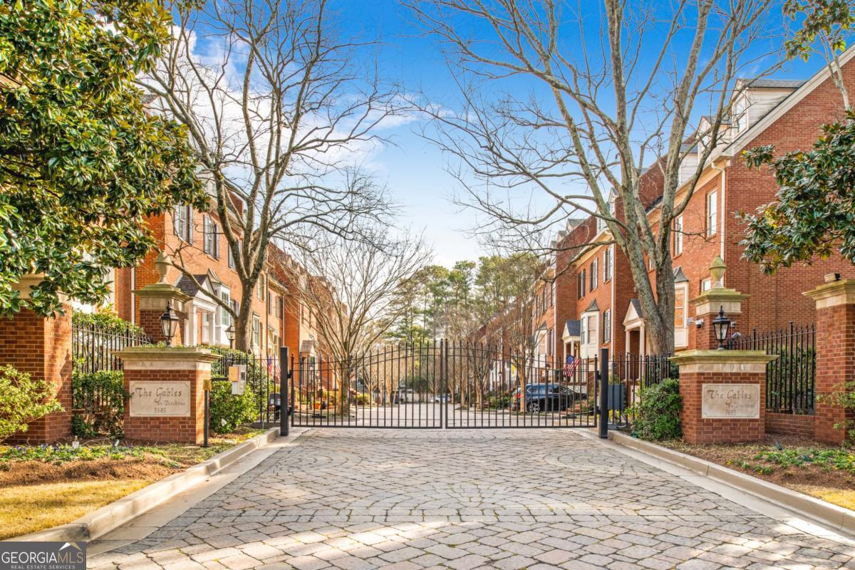 3685 Peachtree Road NE # 10