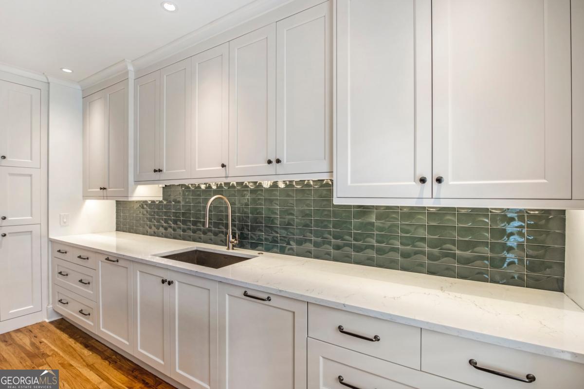 3685 Peachtree Road NE # 10