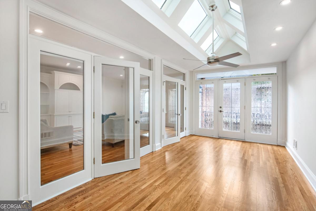 3685 Peachtree Road NE # 10