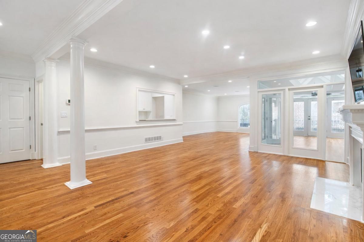 3685 Peachtree Road NE # 10