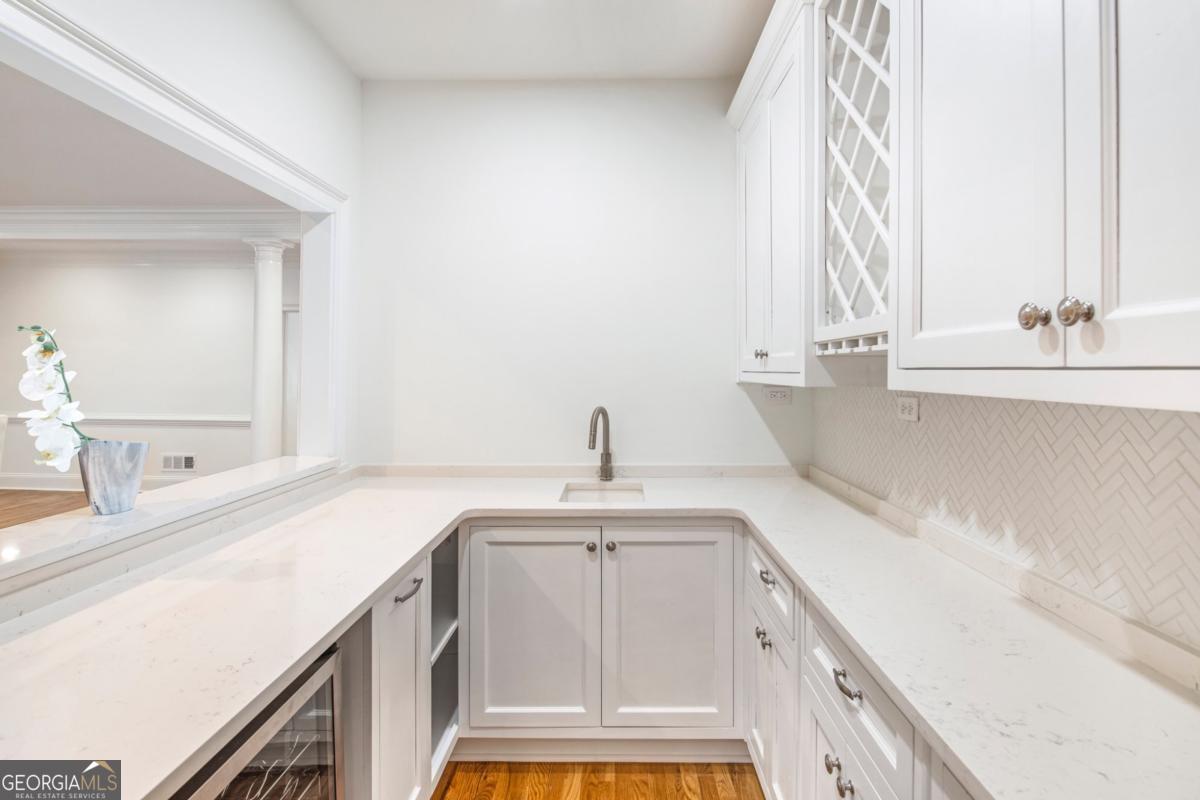 3685 Peachtree Road NE # 10