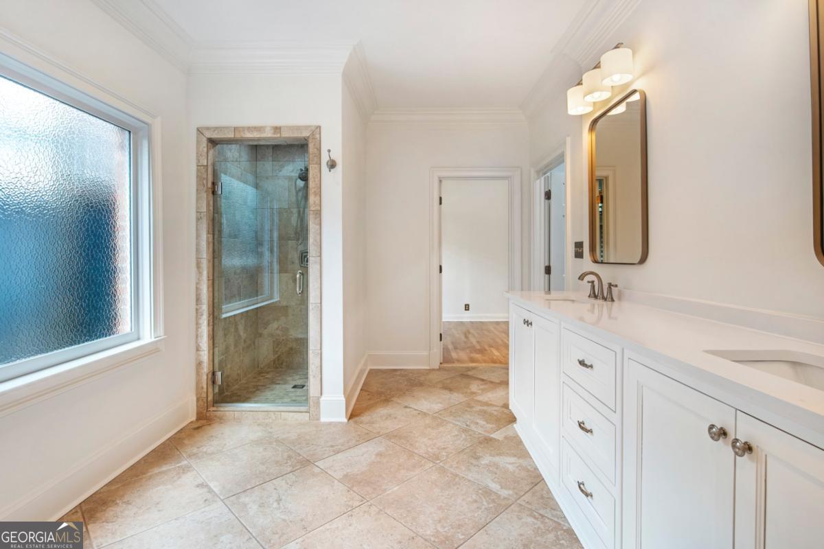 3685 Peachtree Road NE # 10