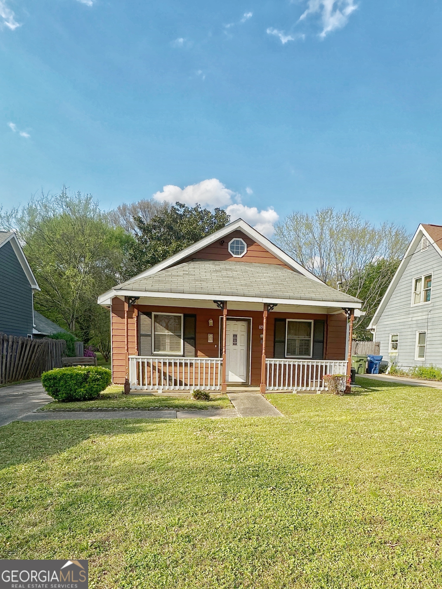 894 United Avenue SE