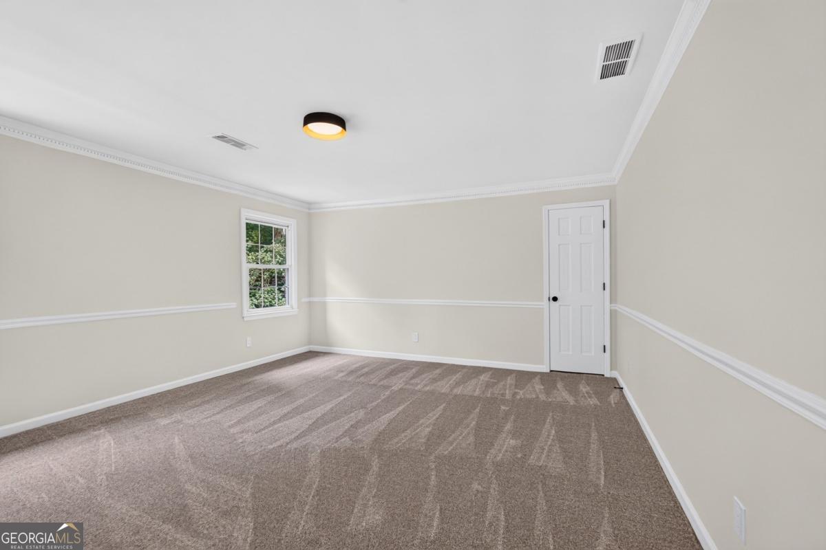 560 Hawthorne Drive