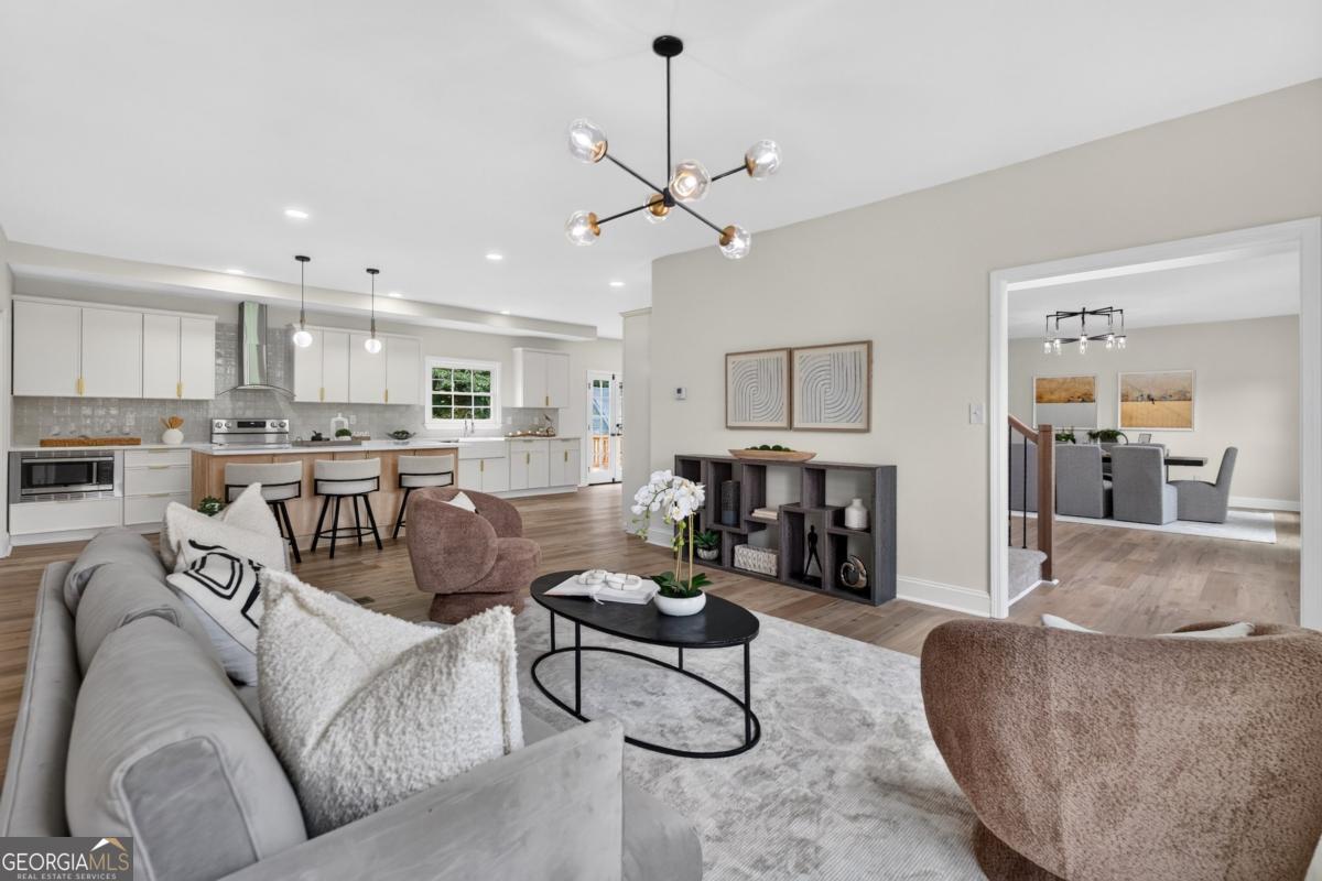 560 Hawthorne Drive