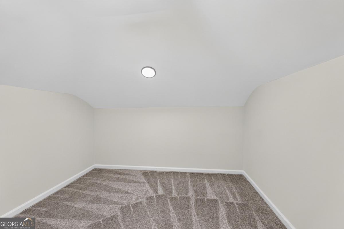 560 Hawthorne Drive