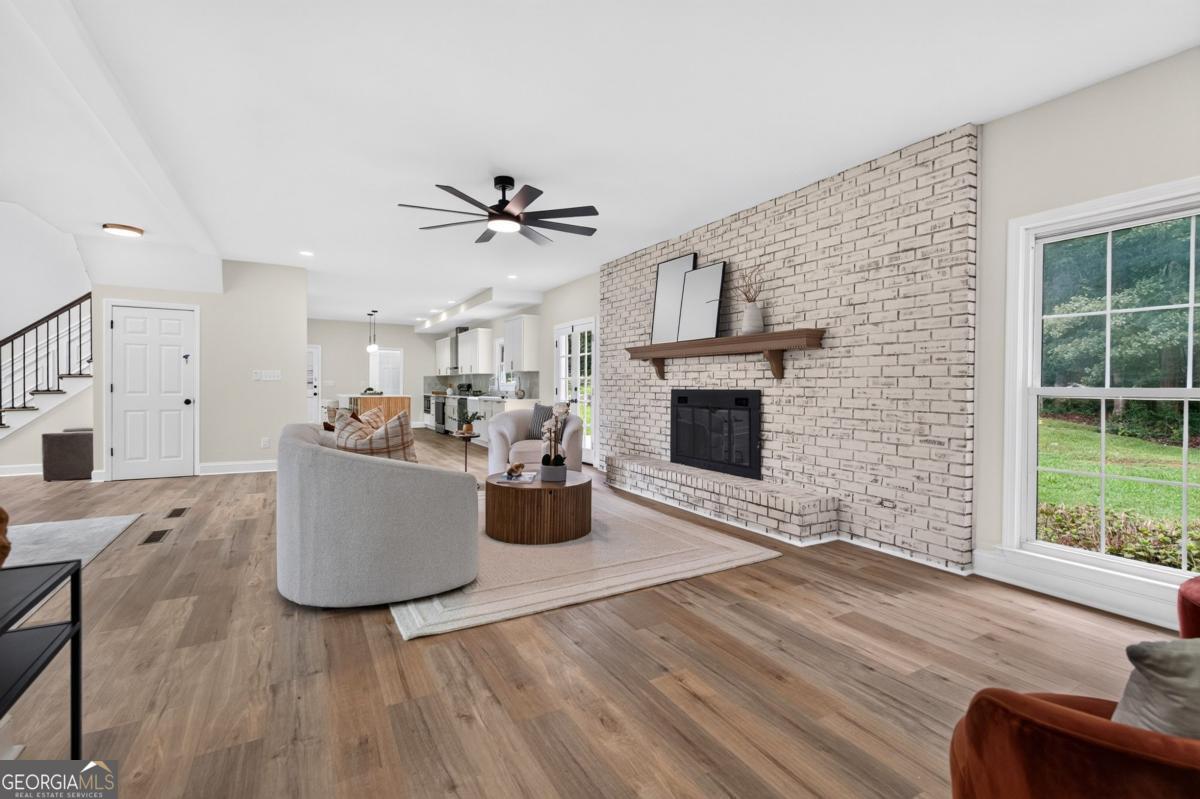 560 Hawthorne Drive