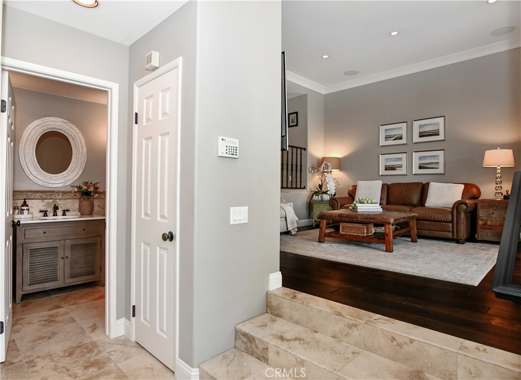 19456 Riverdale Lane