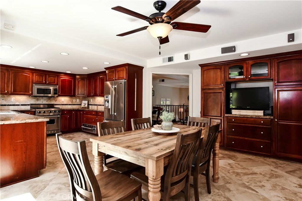 19456 Riverdale Lane