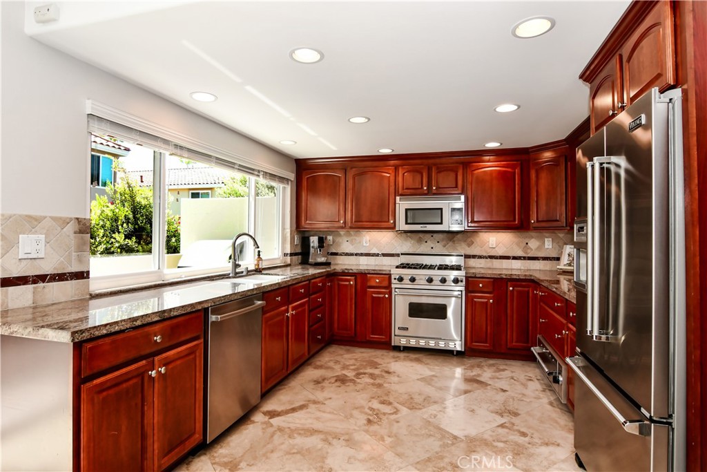 19456 Riverdale Lane