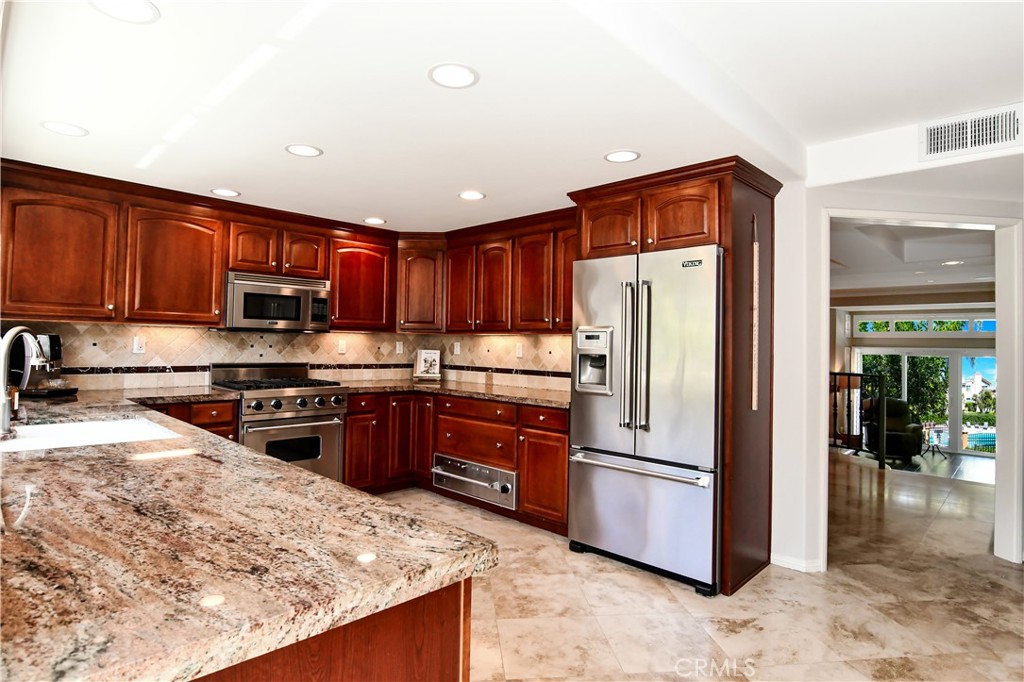 19456 Riverdale Lane