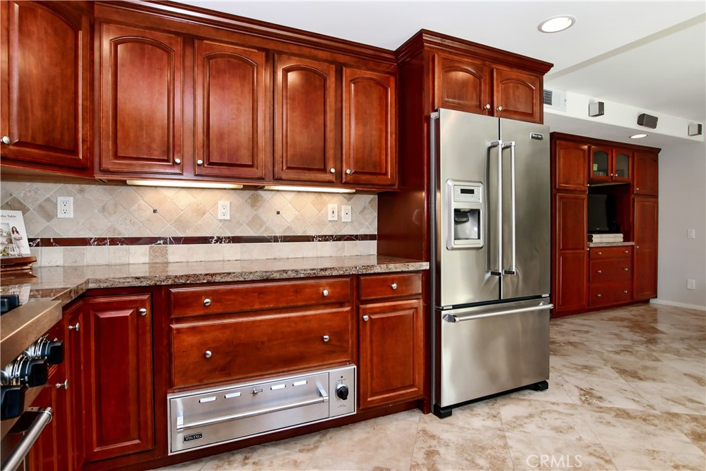 19456 Riverdale Lane