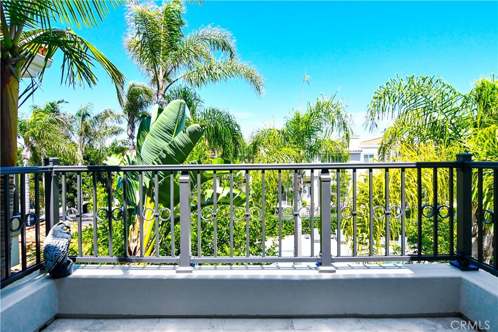 19456 Riverdale Lane