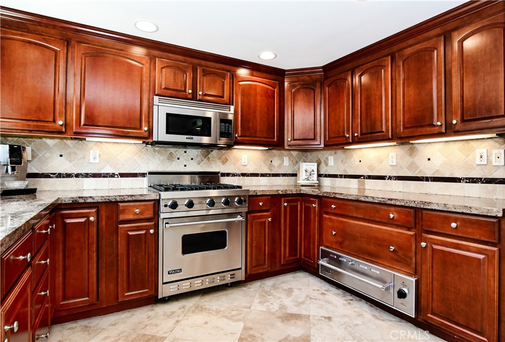 19456 Riverdale Lane