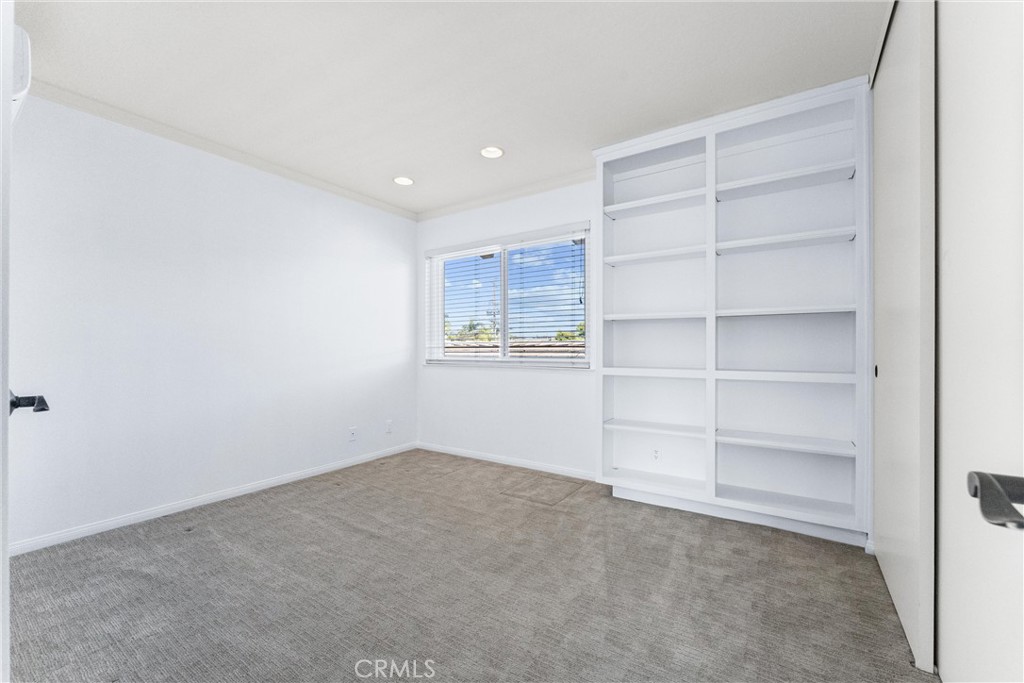 18131 Lakepoint Lane