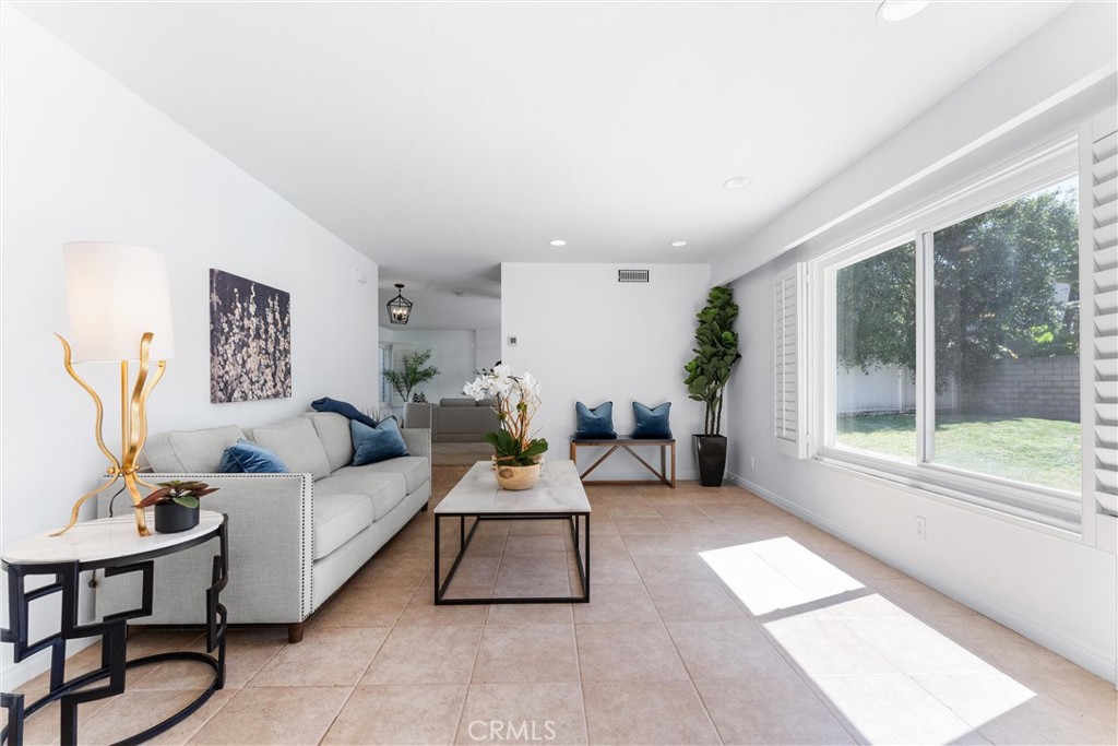 18131 Lakepoint Lane