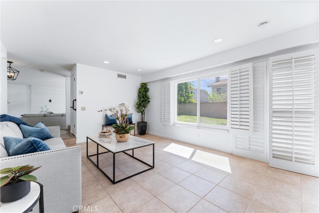 18131 Lakepoint Lane