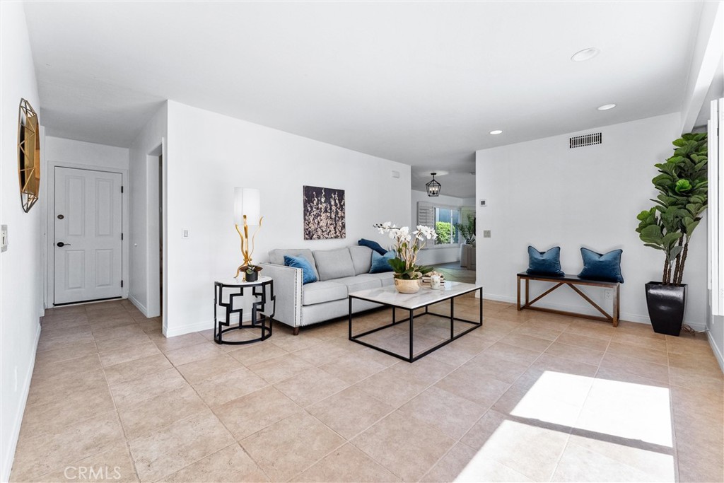 18131 Lakepoint Lane