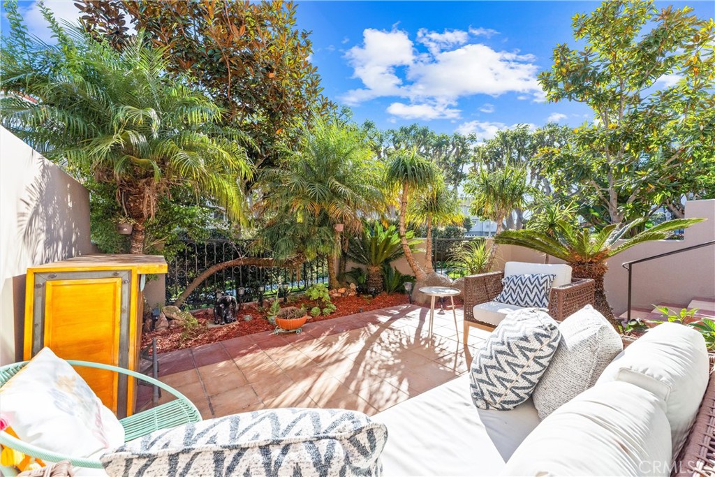 19398 Peachtree Lane