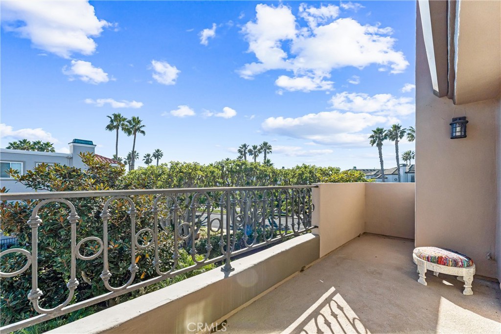 19398 Peachtree Lane