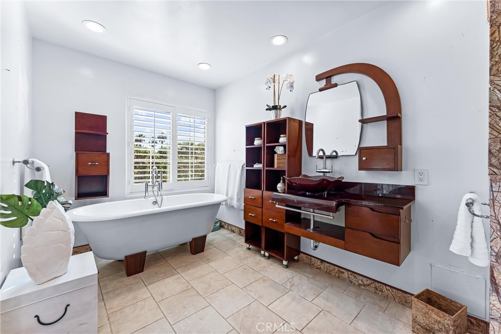 19398 Peachtree Lane