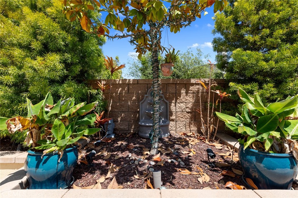 17472 Oakbluffs Lane