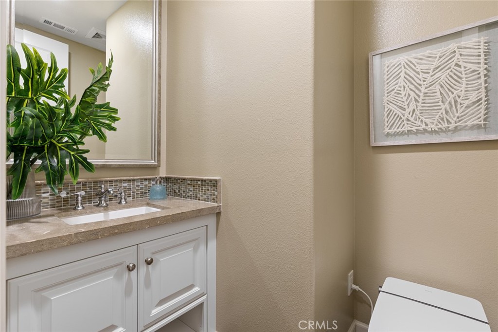 17472 Oakbluffs Lane