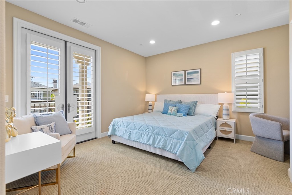 17472 Oakbluffs Lane