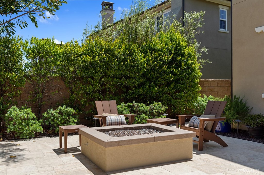 17472 Oakbluffs Lane