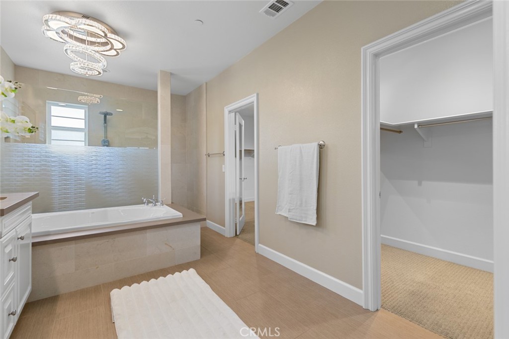 17472 Oakbluffs Lane