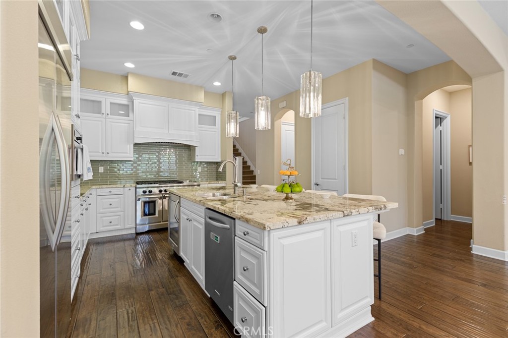 17472 Oakbluffs Lane