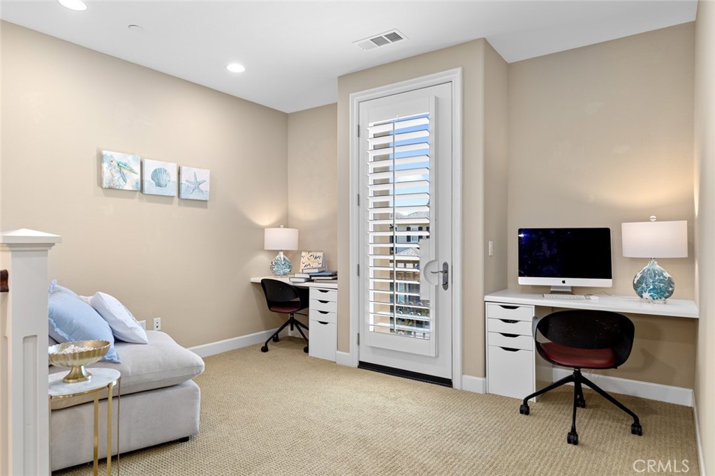 17472 Oakbluffs Lane