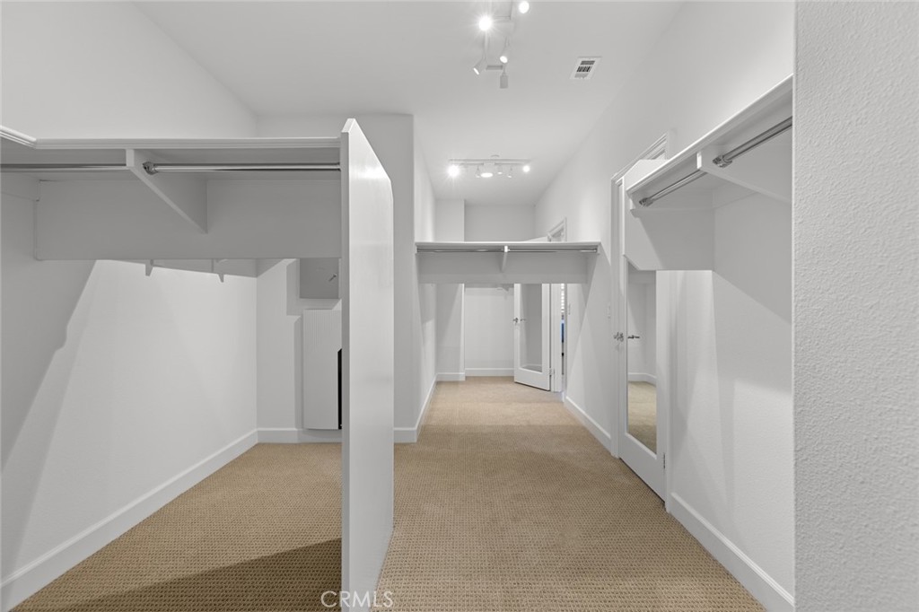 17472 Oakbluffs Lane