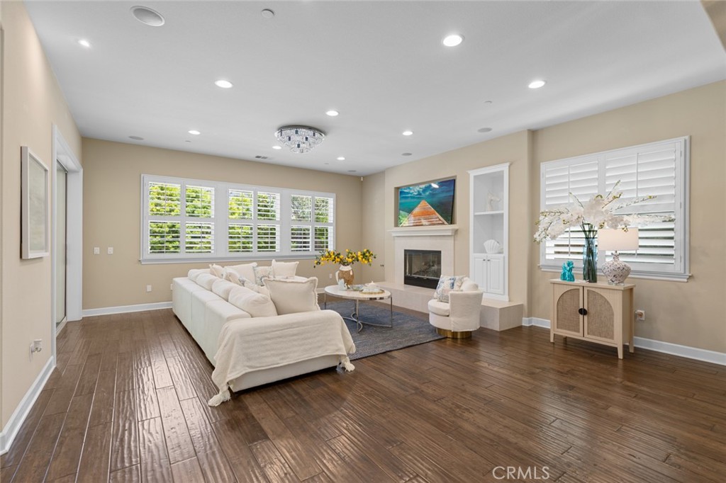 17472 Oakbluffs Lane