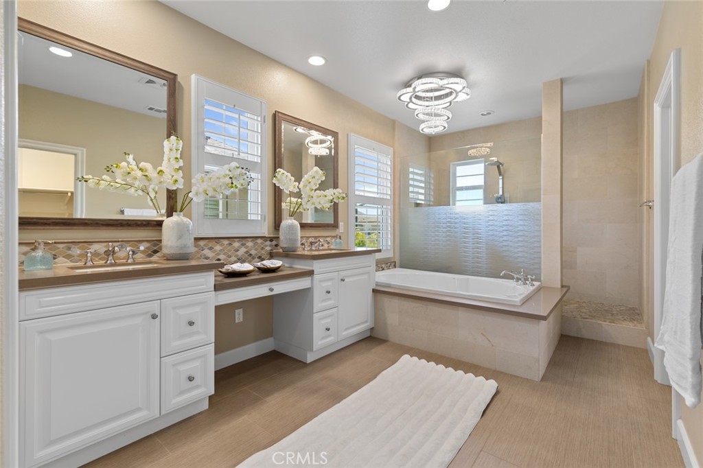 17472 Oakbluffs Lane