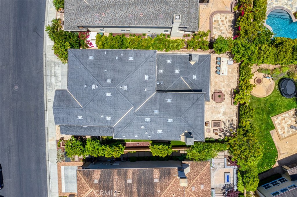 17472 Oakbluffs Lane