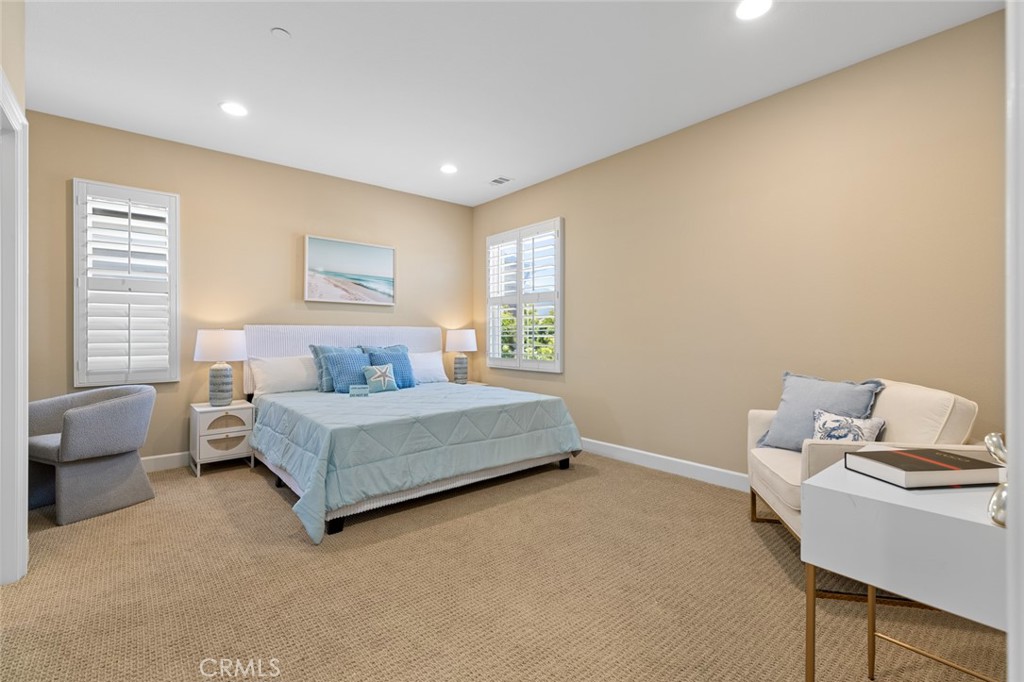 17472 Oakbluffs Lane