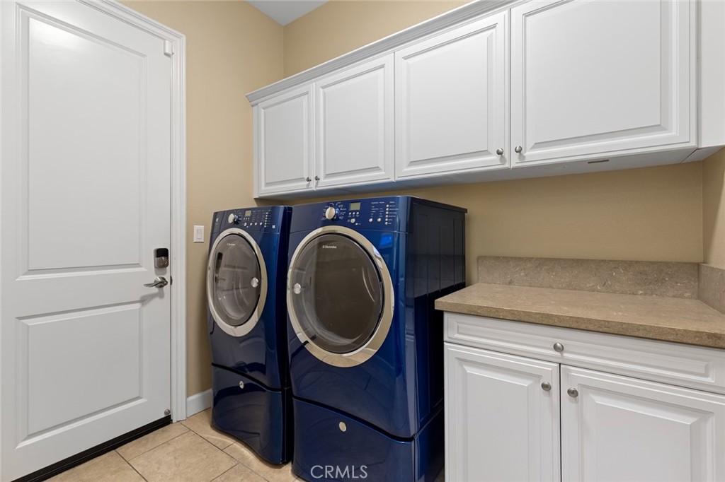 17472 Oakbluffs Lane