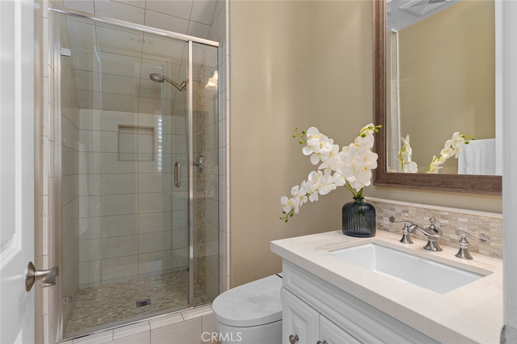 17472 Oakbluffs Lane