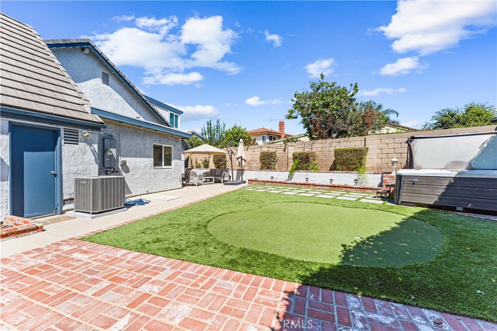 7880 E Samantha Circle