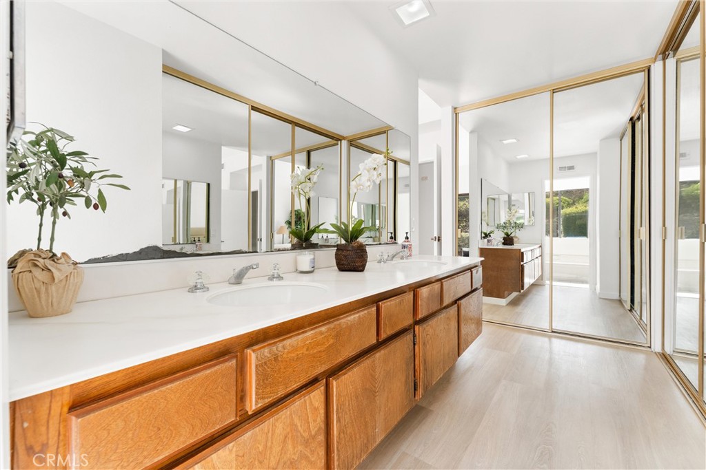 346 S Silverbrook Drive
