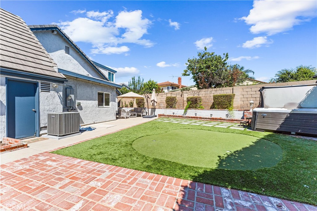 7880 E Samantha Circle